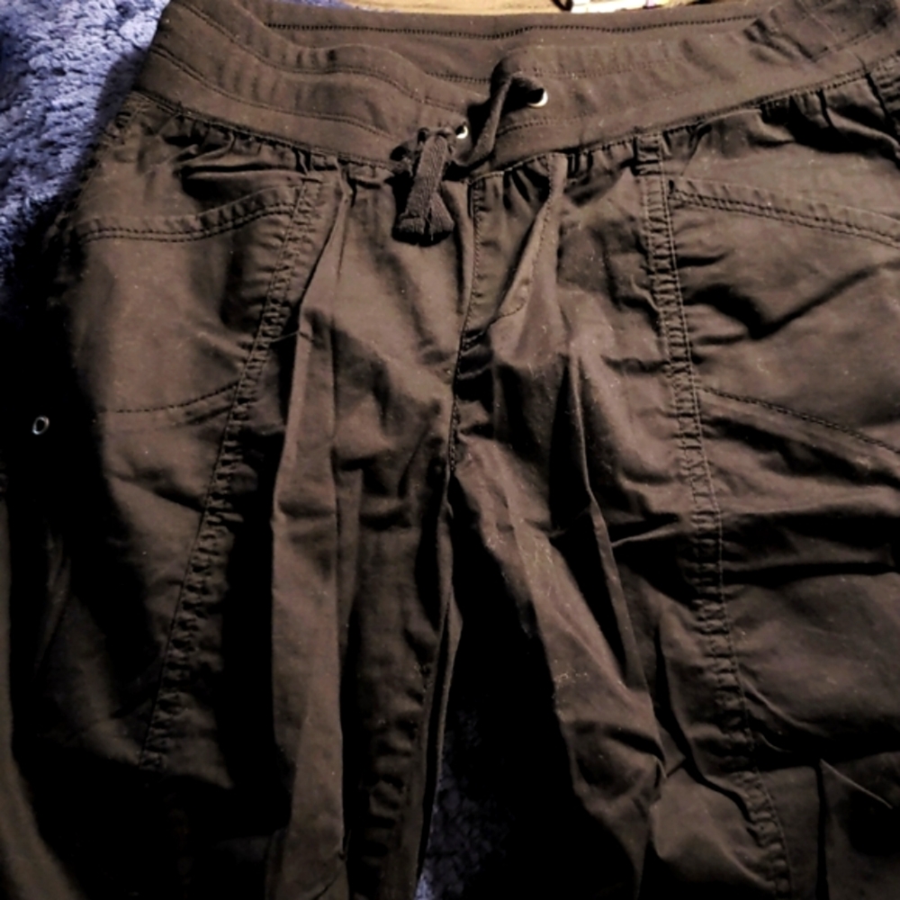 🌴WindRiver capris NWOT